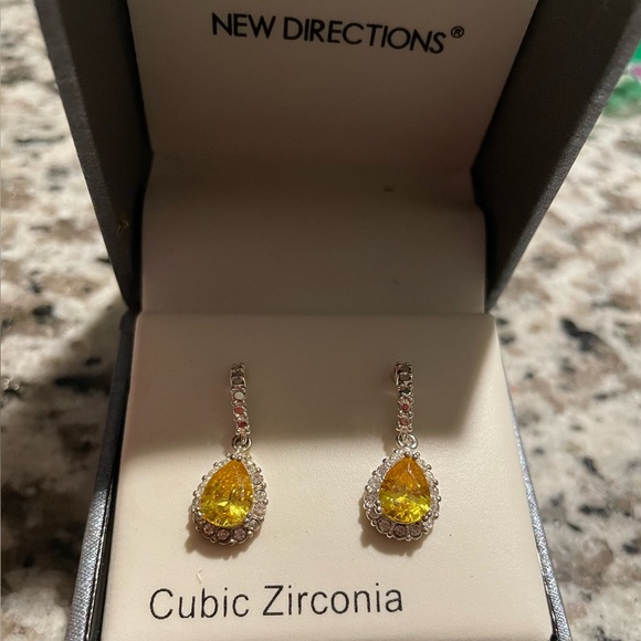 💛New Direction Cubic Zirconia Citrine “Tear Drop” Earrings - Picture 2 of 7